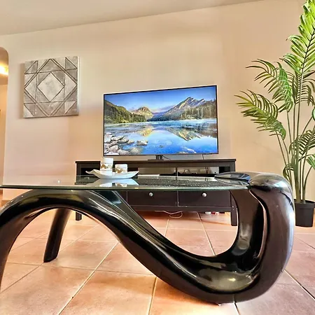 Black Rock アパート アデヘ